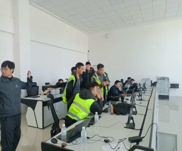 老子有钱lzyq88自主式预警管控系统：破解高速公路隧道外安全难题